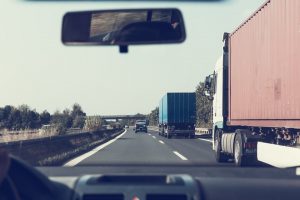 Difference between Rigid Frame and 20 & 40 Footer Container Trailers