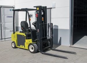 Renting Forklifts & Why It May Be a Good Idea for Newer Companies